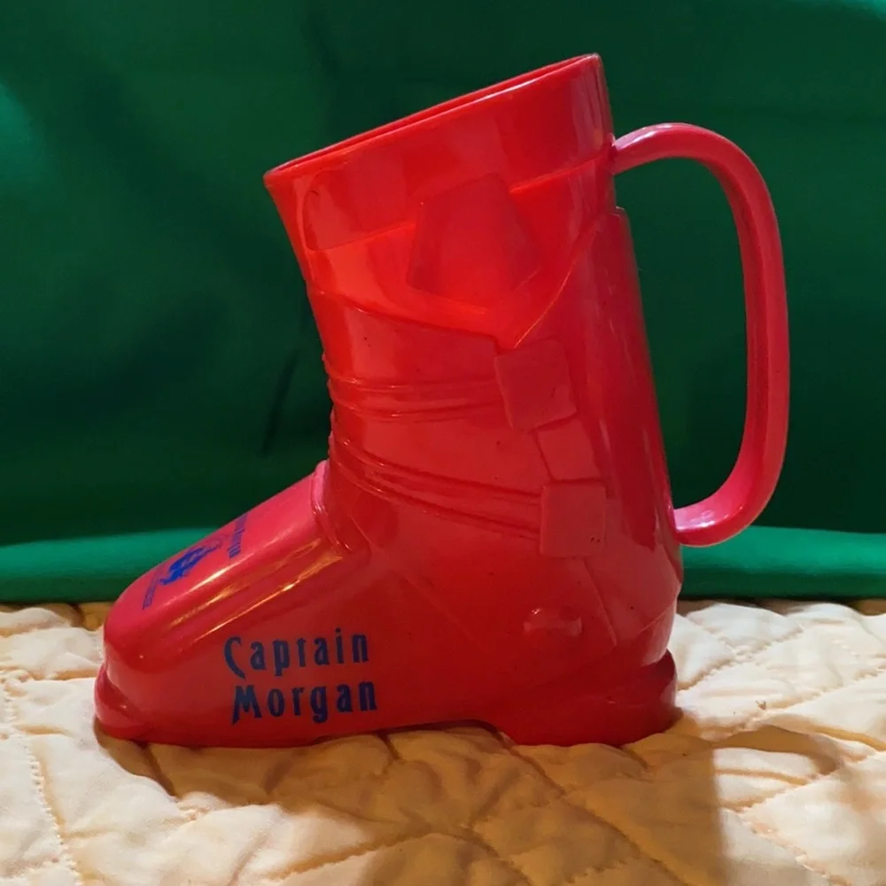 Promotional caption Morgan Rum ski boot Pink